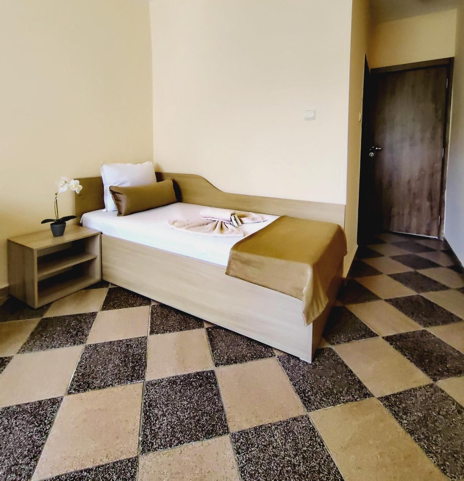 Hotel Angy غولدن ساندز المظهر الخارجي الصورة