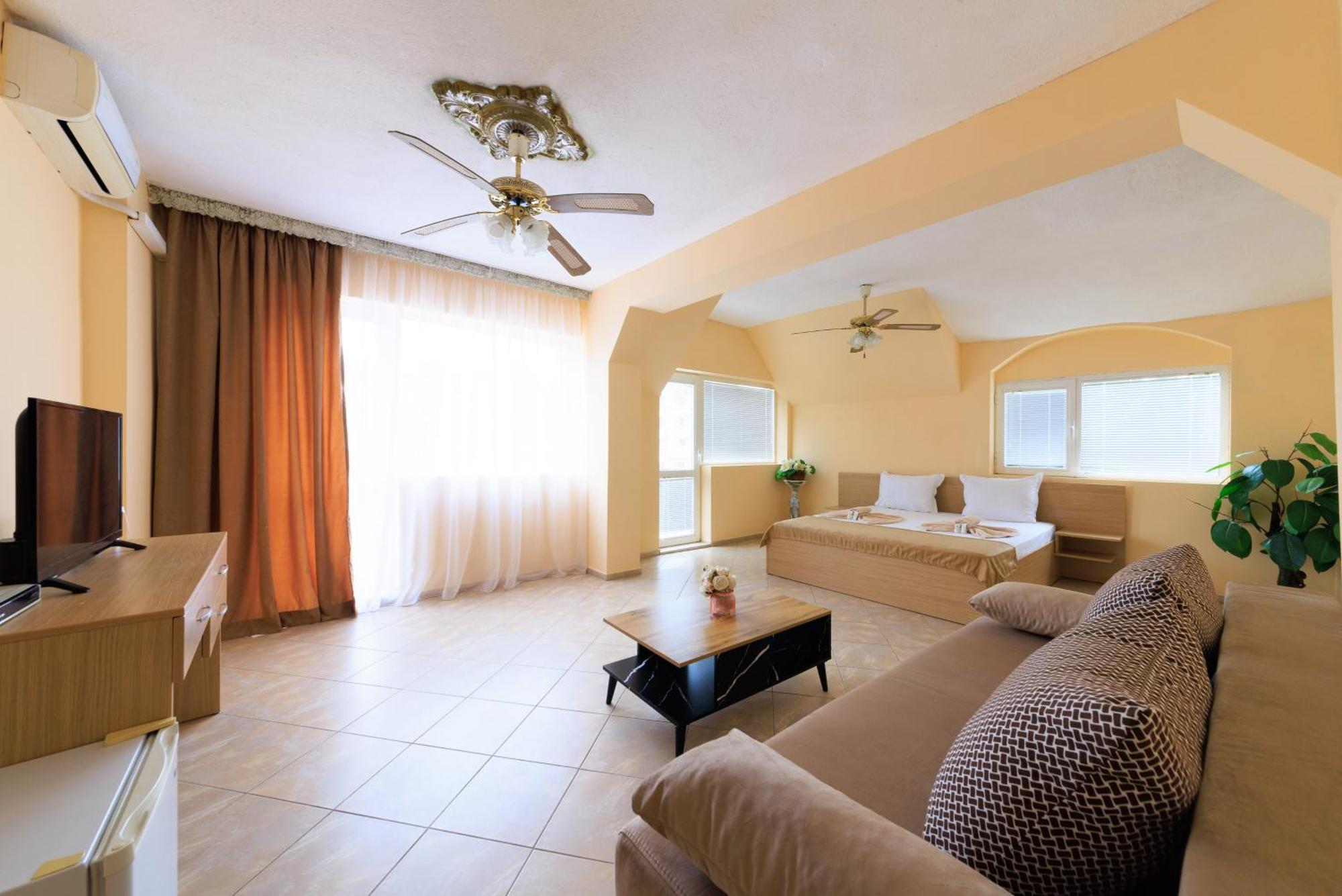 Hotel Angy غولدن ساندز المظهر الخارجي الصورة